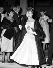 06369_celebrity_city_Bridget_Bardot_26_122_325lo