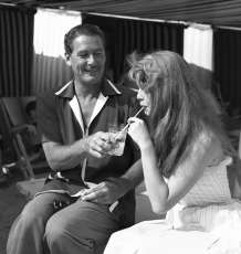 06449_celebrity_city_Bridget_Bardot_27_122_562lo
