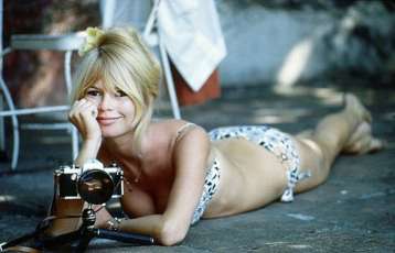 110101-brigitte-bardot-camera