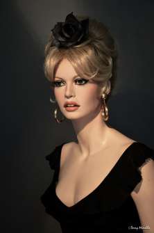 Brigitte Bardot lifesize sculpture BB "La femme et le pantin" movie style