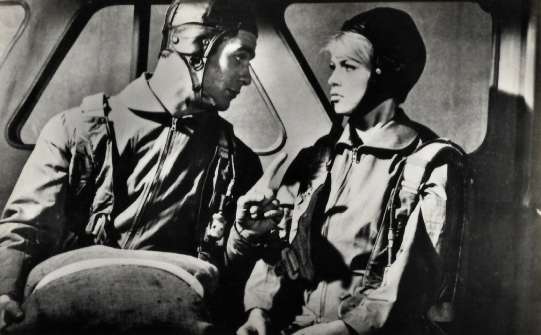 Jacques Charrier and Brigitte Bardot in Babette s'en va-t-en guerre (1959)