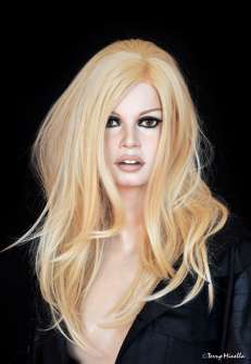 Brigitte Bardot sculpture in resin :  new makeup
